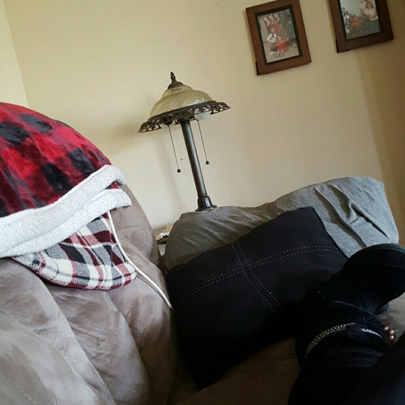 Meet your Posher, Janet - Picture 1 of 1