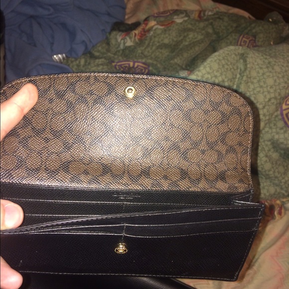 Black leather coach bag with matching wallet - Picture 3 of 7