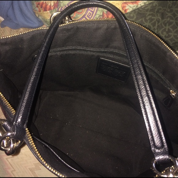 Black leather coach bag with matching wallet - Picture 5 of 7