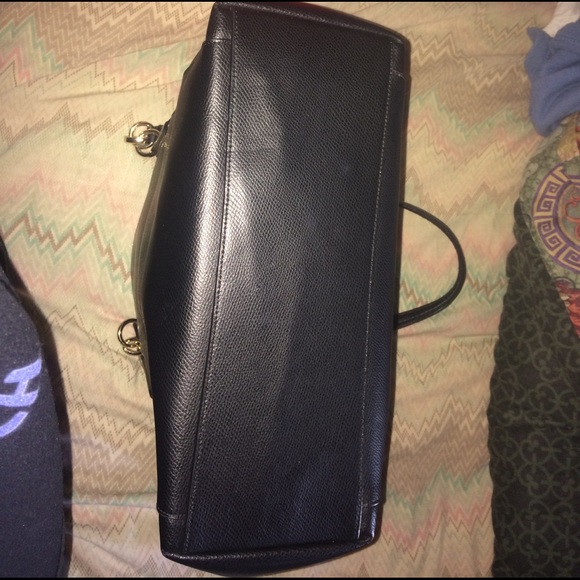 Black leather coach bag with matching wallet - Picture 7 of 7