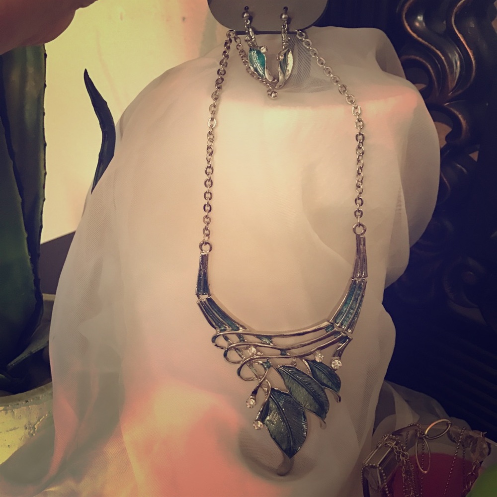 ❤️Necklace and Earring Set❤️