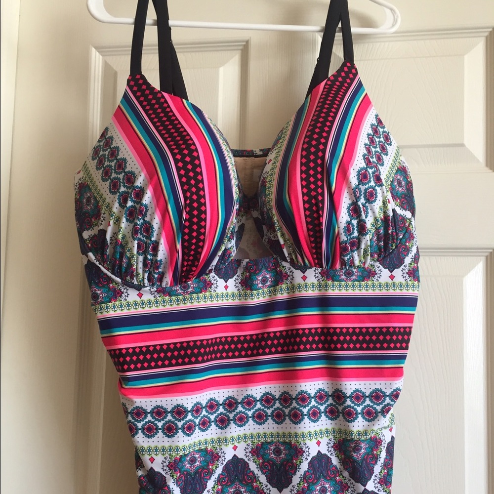 Cacique Tankini swim top with balconette bra. 44H