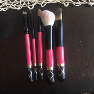 MAC brush set
