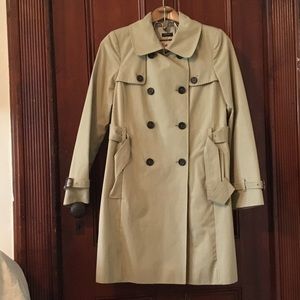 2010 JCrew icon trench. Contrast sleeve lining.