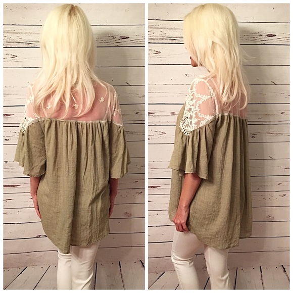 LAST 1💕GORGEOUS! Oversized lace detail tunic - Picture 2 of 2
