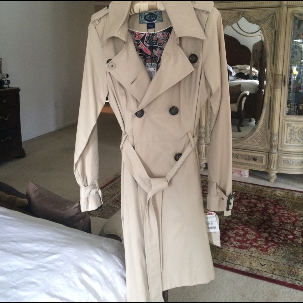 Green envy trench coat
