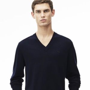 Lacoste V-neck Sweater.🖤🛍
