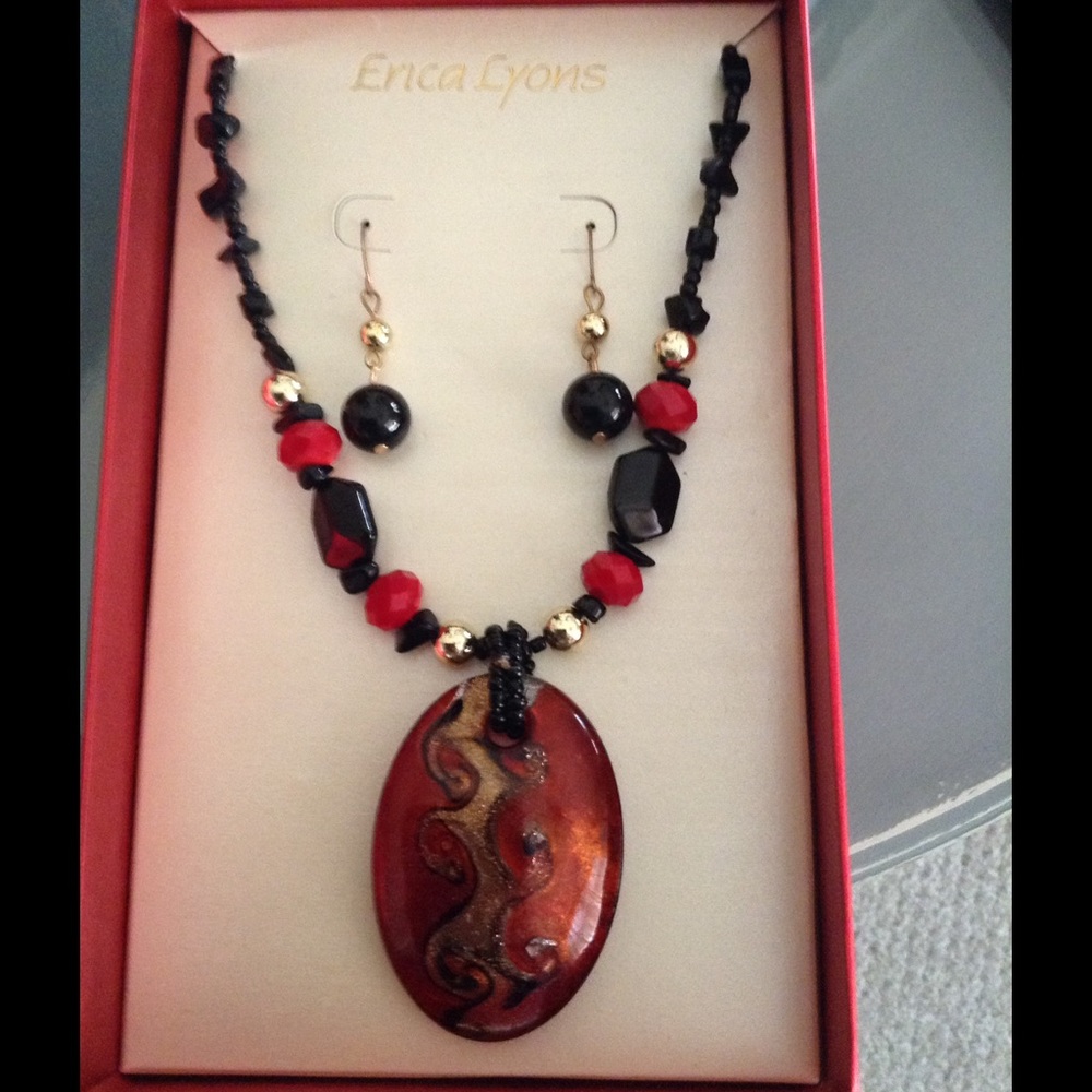 Erica Lyons Necklace And Earrings Set