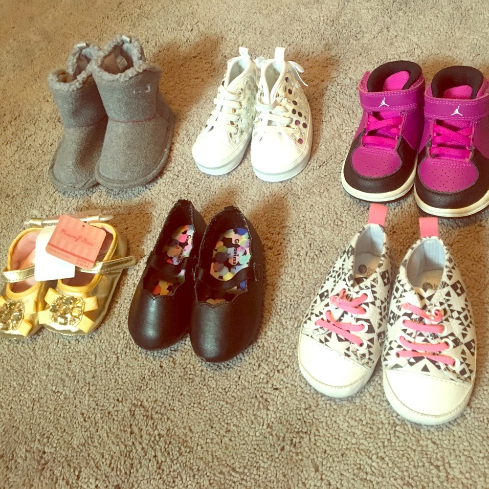 6 pairs of girl toddler shoes