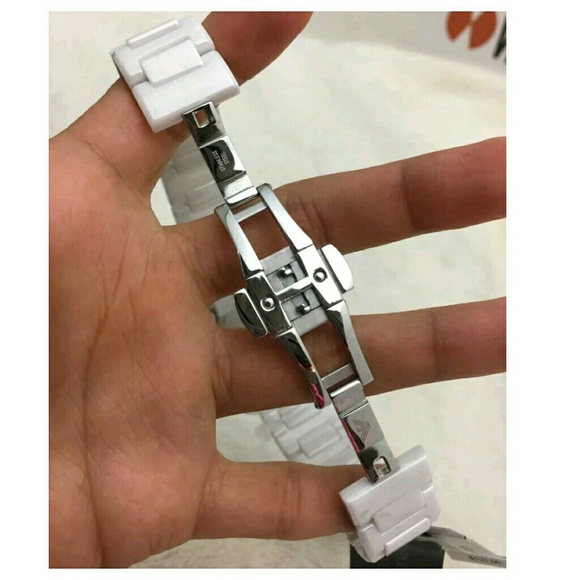 NWT emporio Armani ceramic white watch - Picture 4 of 6