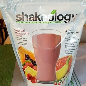 SHAKEOLOGY VEGAN STRAWBERRY UNOPENED