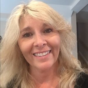 Meet your Posher, Denise