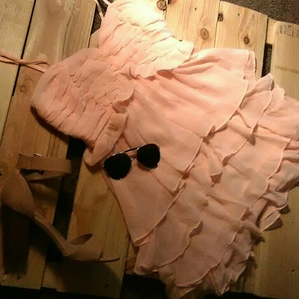 🌵NWOT Pastel Peach Flying Tomato Tiered Dress🌵