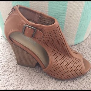 Charming Charlie Wedge