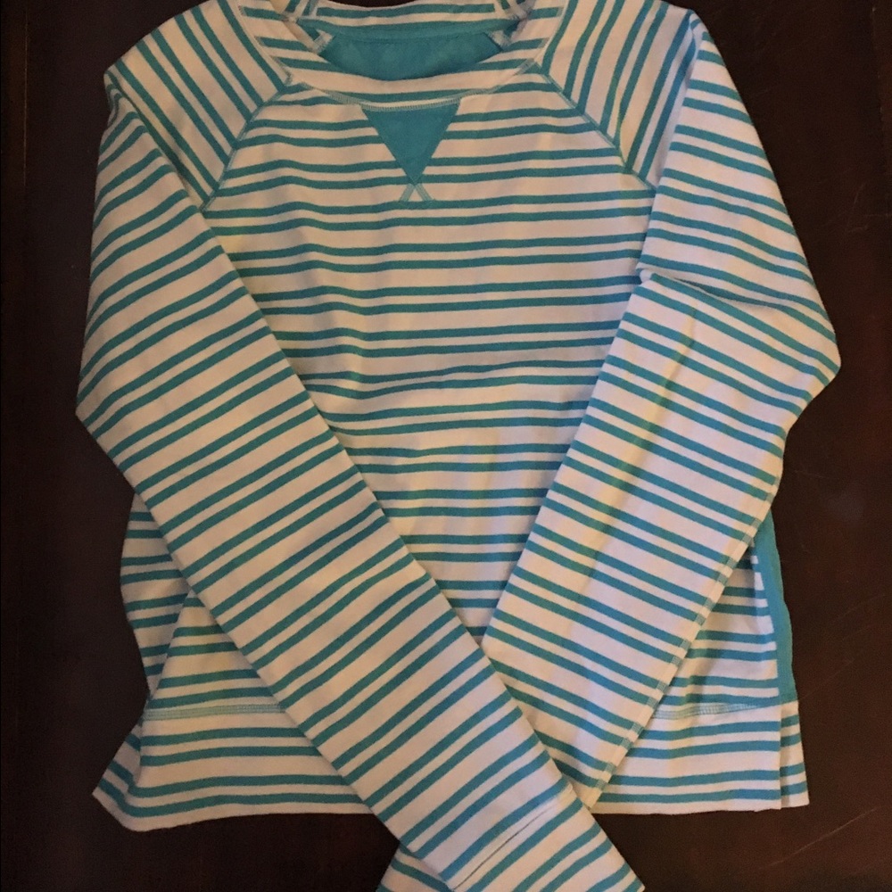 GUC Size 6 Lululemon pull over.