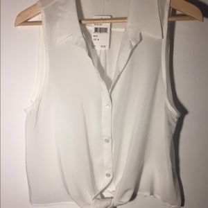 White, button-up, collared, short blouse w/ tie