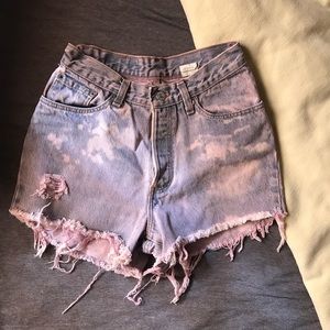 🛍 Vintage distressed high waisted shorts