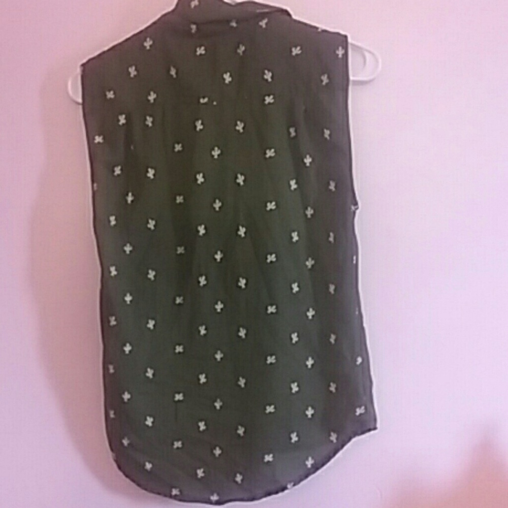 Top - Picture 2 of 2