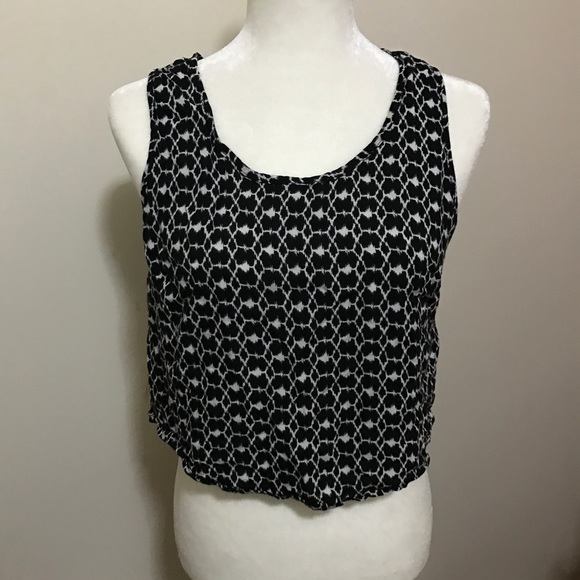 Crop top - Picture 1 of 3