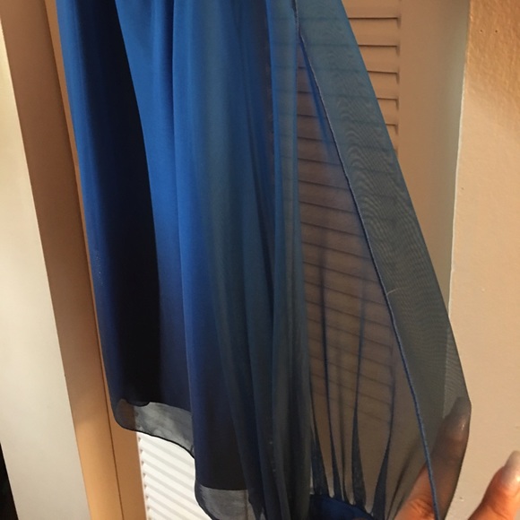 Beautiful blue dress - Picture 2 of 3