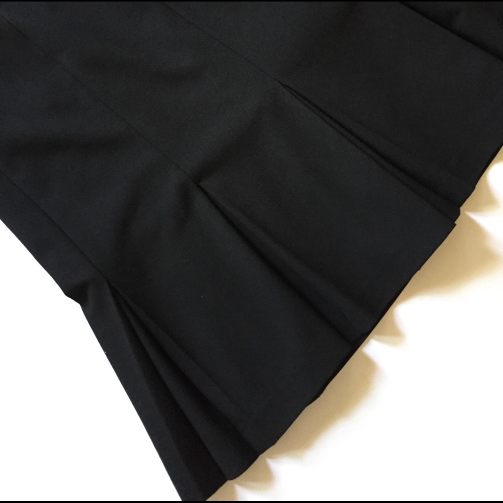 Karen Kane Lifestyle Black Pleated Skirt - Picture 3 of 8