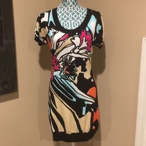 Short sleeved abstract sweater dress