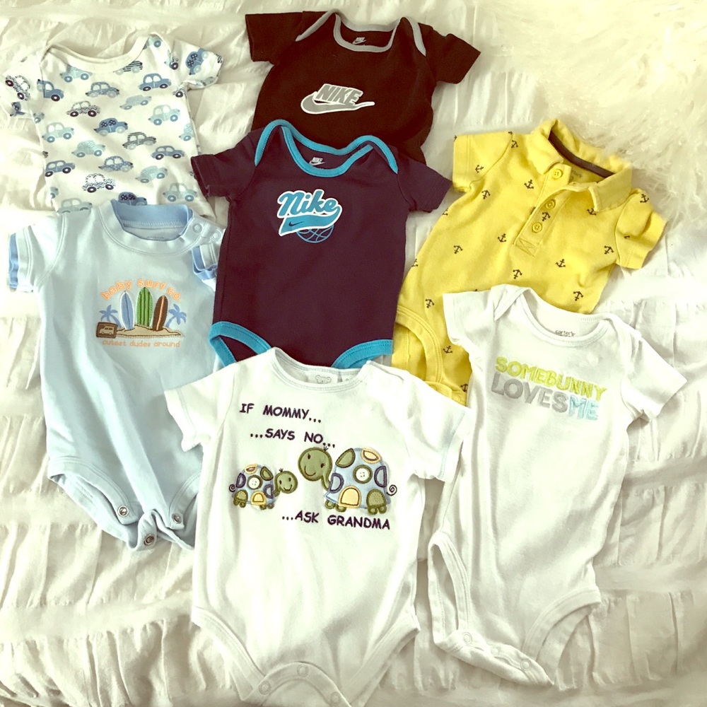 SOLD Onesie Lot 0-3 months