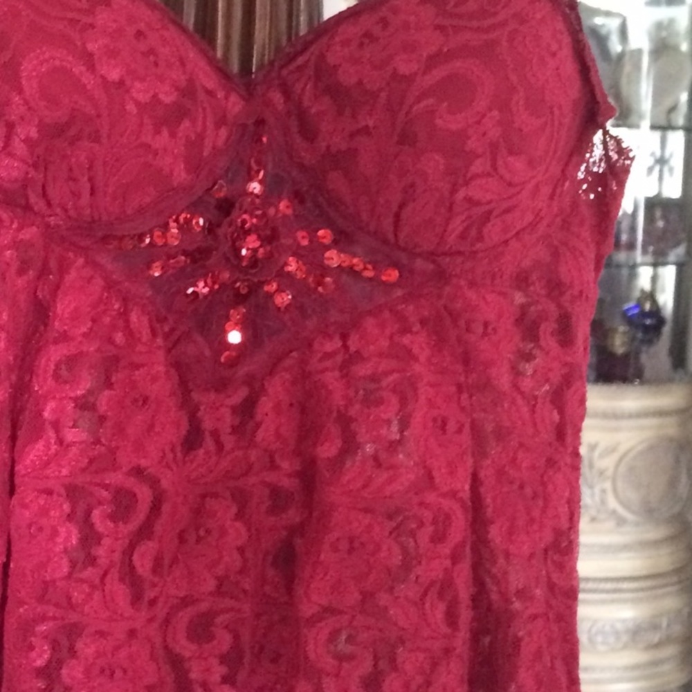 Lingerie - Picture 2 of 2