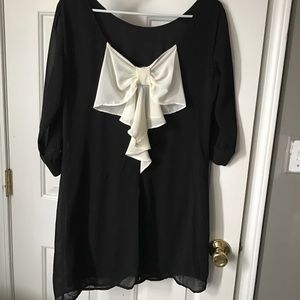 Charlotte Russe bow back shift dress