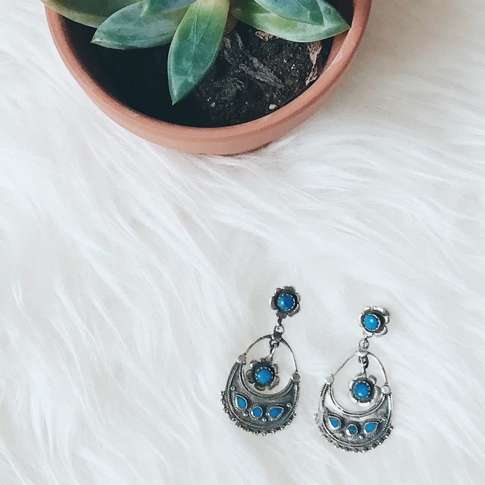 1 DAY SALE Turquoise Stone Serling Silver Earrings