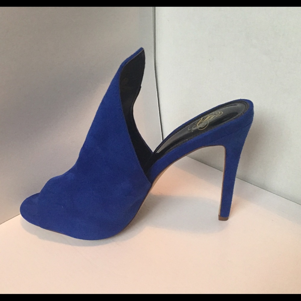 Brand new Blue pumps with Pointed upper sz 9