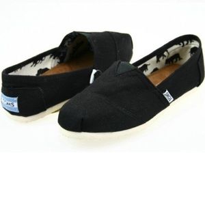 Black Canvas TOMS