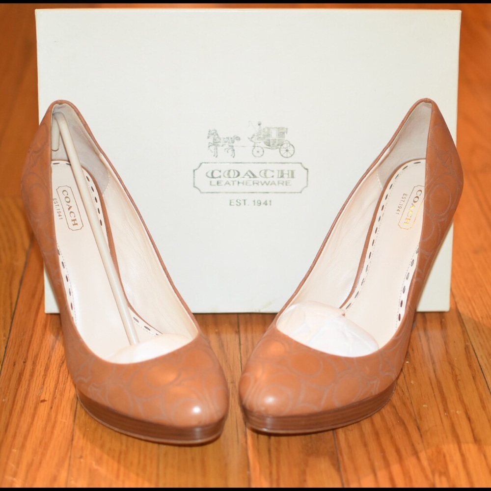 Authentic leather Coach pumps