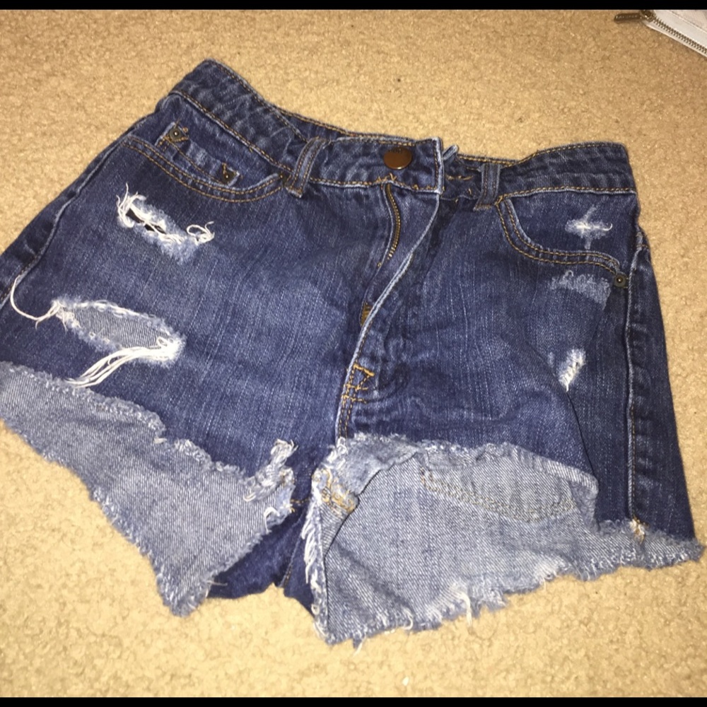 BDG High Rise Cheeky Short! Size 27