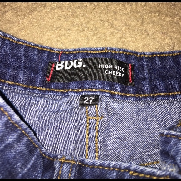 BDG High Rise Cheeky Short! Size 27 - Picture 2 of 4