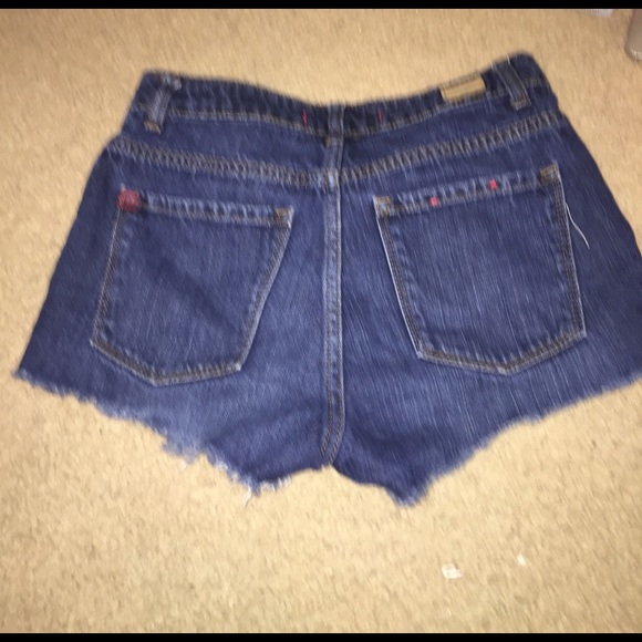 BDG High Rise Cheeky Short! Size 27 - Picture 3 of 4