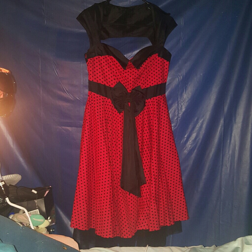 Dress - Picture 3 of 3