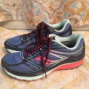 Saucony Guide 9- almost new!