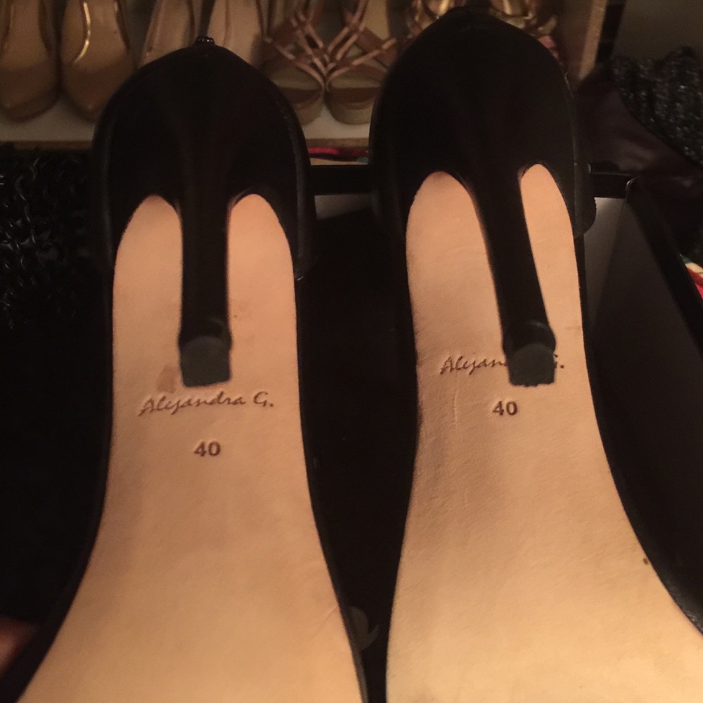 Shoes - Picture 2 of 3