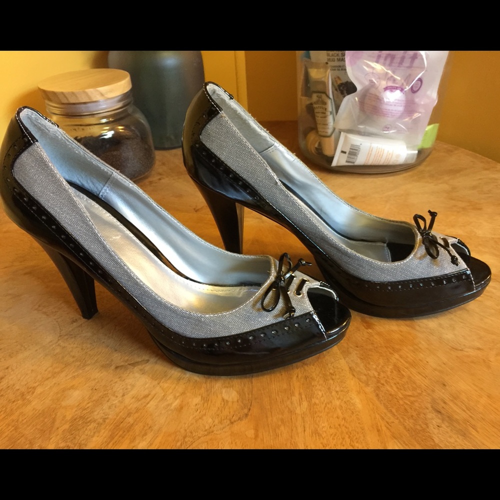 🌈SALE! 👠 Cute Heels! Only worn once! 👠