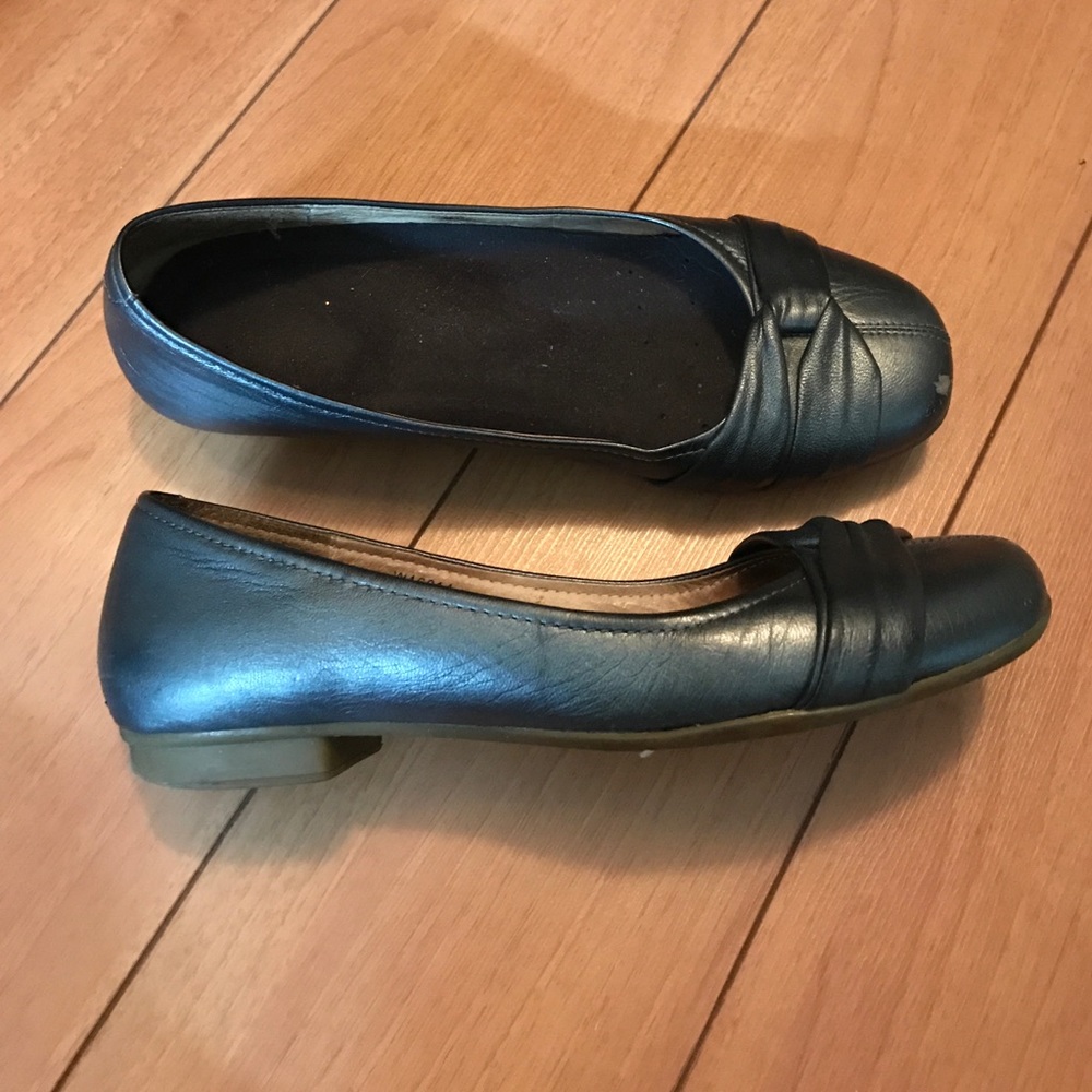 Shoes - Picture 2 of 2