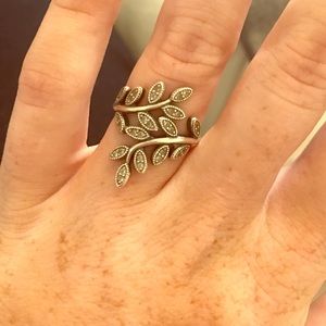 Pandora leaf ring