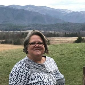 Meet your Posher, Cynthia