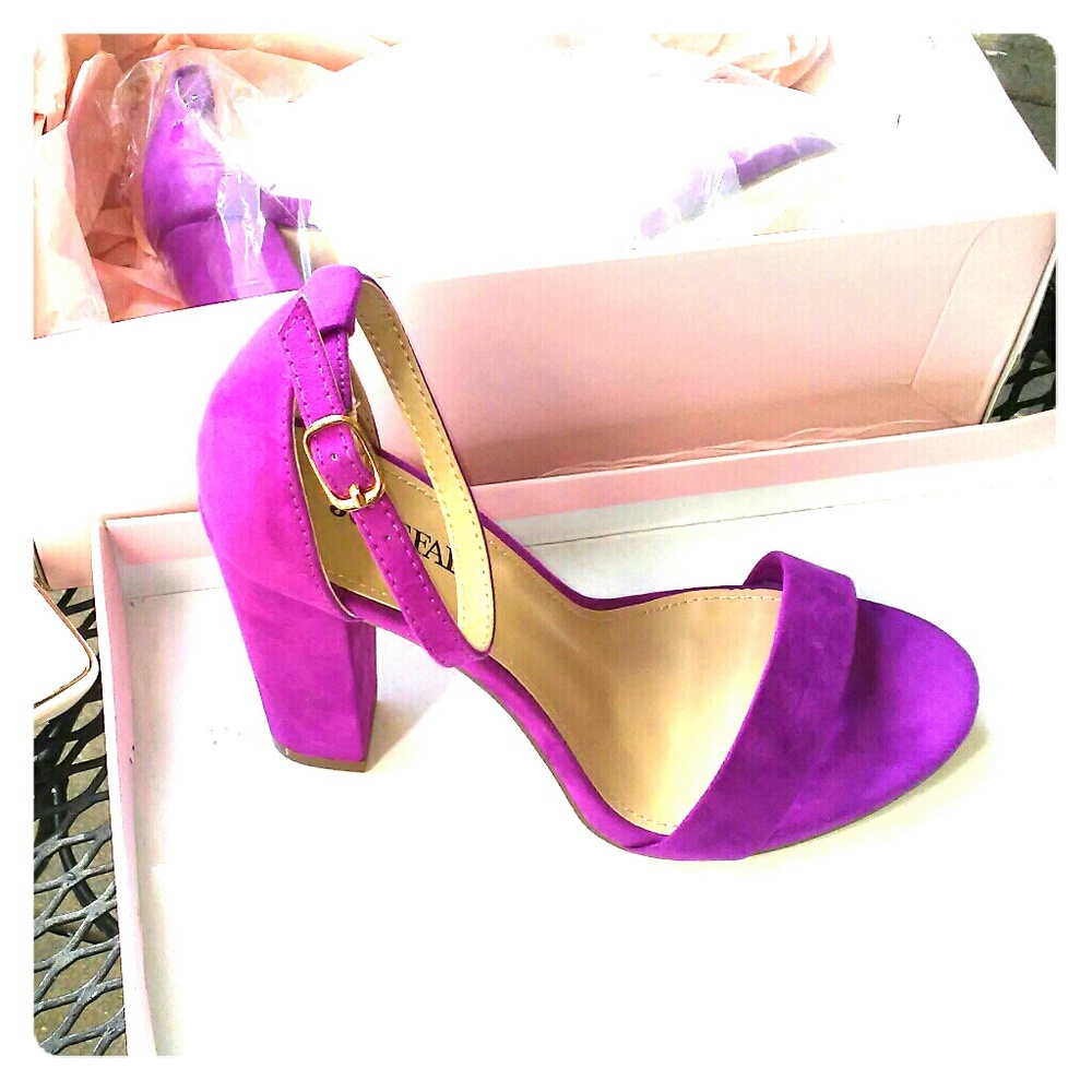 JustFab Fuschia Sandal Pumps