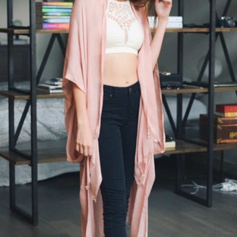NWT❤ Hi-Low Blush Kimono