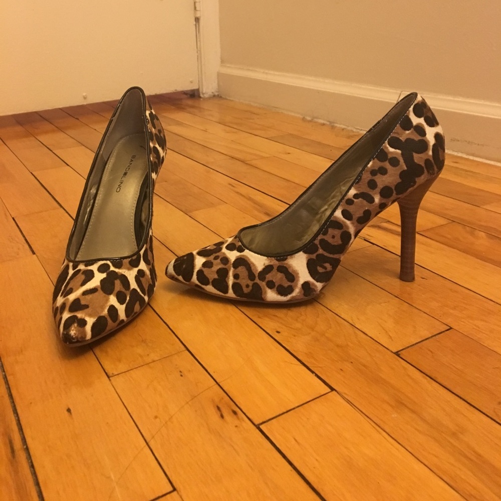 Bandolino cheetah print high heels