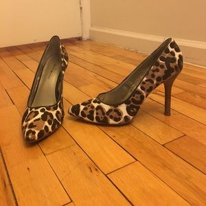 Bandolino cheetah print high heels