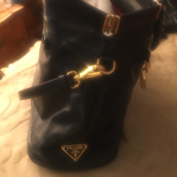 Prada Nero handbag with gold hardware lock k - Picture 2 of 4