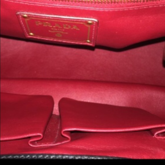 Prada Nero handbag with gold hardware lock k - Picture 4 of 4