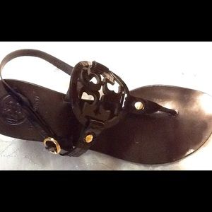 TORY BURCH LOGO SANDALS